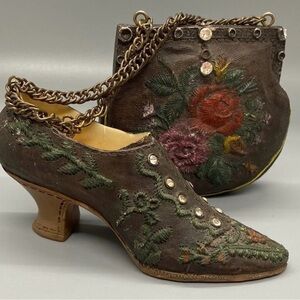 Vintage hand bag and matching shoe